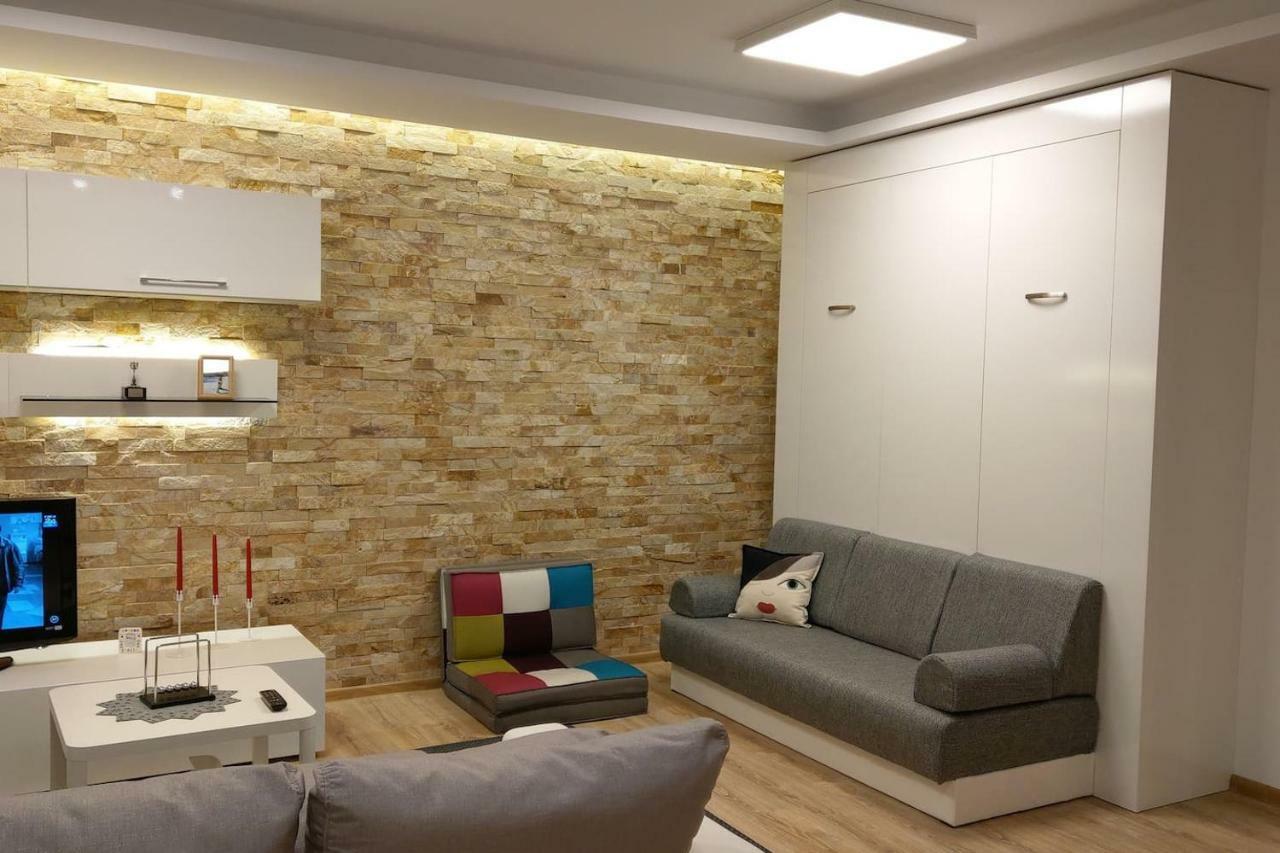 Studio 10 بوستين المظهر الخارجي الصورة