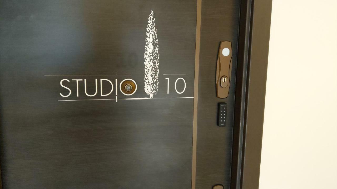 Studio 10 بوستين المظهر الخارجي الصورة